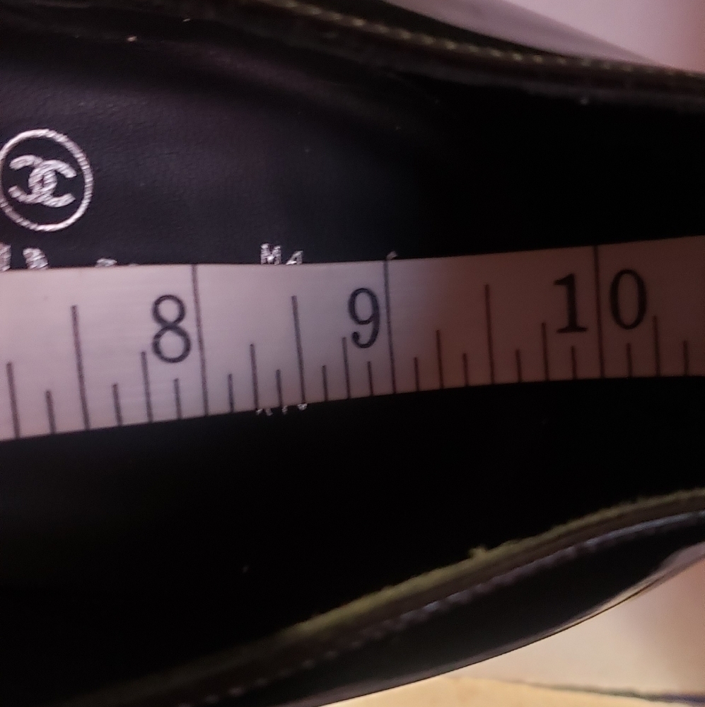 CHANEL black paten leather pumps - Picture 10 of 10